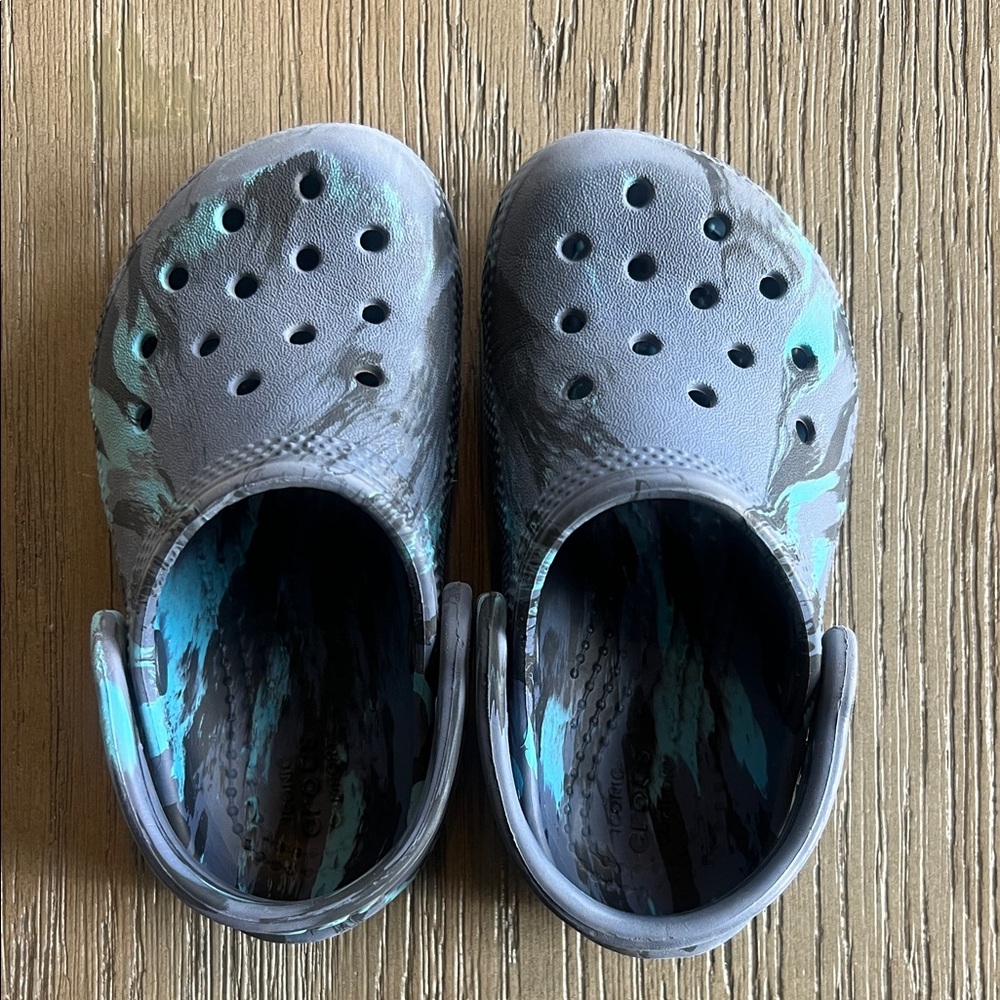 Crocs Kids Black and Blue Toddler size 7